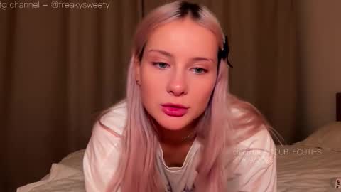 Lana  Eva  dont forget to give us a thumb up online show from 09-27-25, 05:18