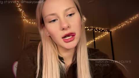 Snapshot of doublecuties chatting on 12-03-25, 02:59 Lana Eva dont forget to give us a thumb up online show from 12-03-25, 02:59