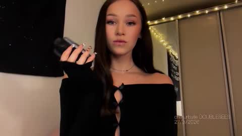 MOLLYYYY dont forget to give me a thumb up online show from 03-27-26, 11:21