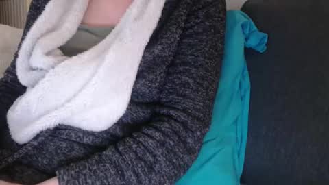 Douce Elsa online show from 12-14-24, 12:01