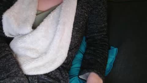 Douce Elsa online show from 12-15-24, 09:42