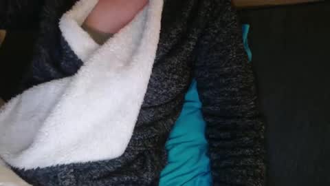 Douce Elsa online show from 12-16-24, 09:52