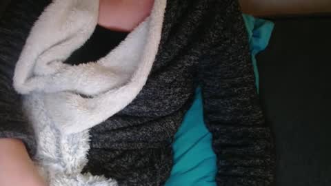 Douce Elsa online show from 12-17-24, 10:00