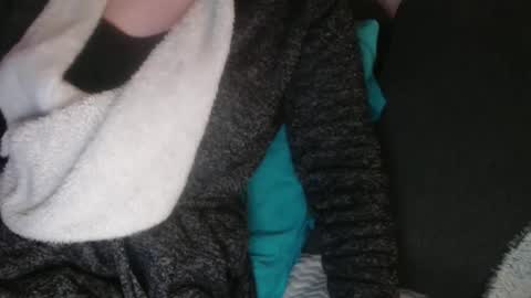 Douce Elsa online show from 12-19-24, 06:45