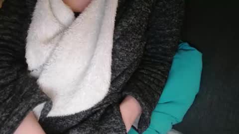 Douce Elsa online show from 01-19-25, 09:34