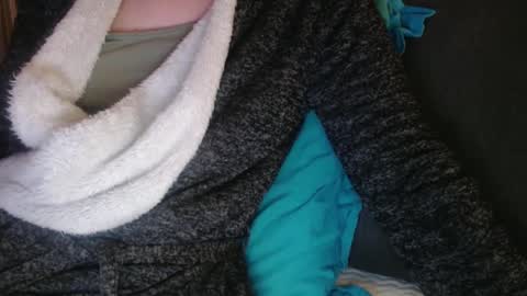 Douce Elsa online show from 01-27-25, 06:41