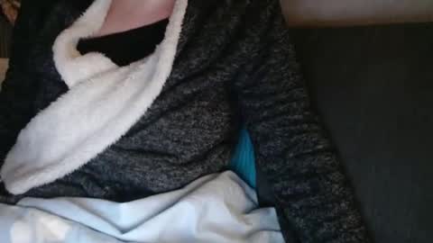 Douce Elsa online show from 02-10-25, 06:24