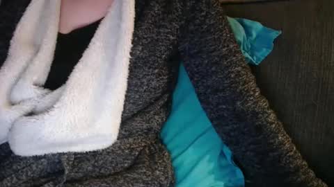 Douce Elsa online show from 02-11-25, 06:44
