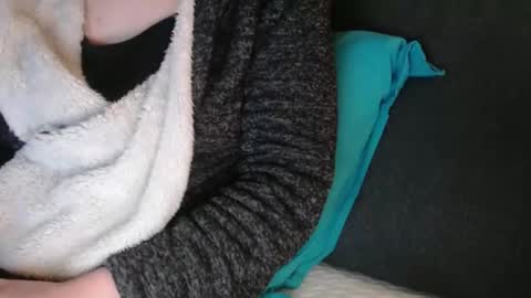 Douce Elsa online show from 02-24-25, 06:47