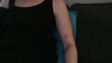 Douce Elsa online show from 09-15-25, 05:46
