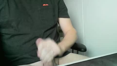 Snapshot of doudoudou1 chatting on 02-13-26, 08:21 doudoudou online show from 02-13-26, 08:21