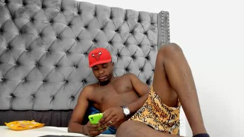 DOUGLAS online show from 10-05-25, 01:09