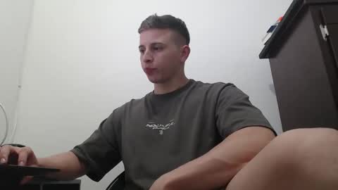 draco_boy2000 online show from 10-01-25, 09:21