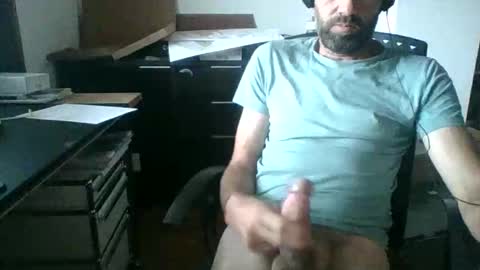 Snapshot of dragonflyy83 chatting on 10-24-25, 06:43 dragonflyy83 online show from 10-24-25, 06:43