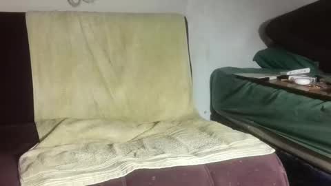 dragonred221 online show from 10-29-25, 03:09