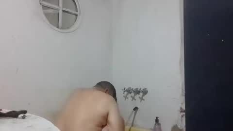 dragonred221 online show from 10-31-25, 03:07