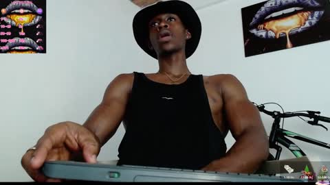 Snapshot of drake_brown_23 chatting on 01-17-25, 04:06 Drake 23 online show from 01-17-25, 04:06