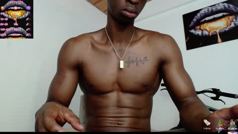 Snapshot of drake_brown_23 chatting on 01-19-25, 08:18 Drake 23 online show from 01-19-25, 08:18