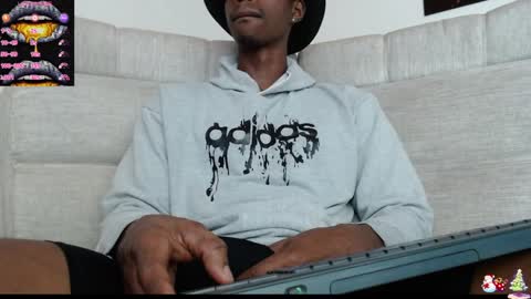 Snapshot of drake_brown_23 chatting on 01-26-25, 12:01 Drake 23 online show from 01-26-25, 12:01