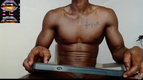 Snapshot of drake_brown_23 chatting on 01-29-25, 05:40 Drake 23 online show from 01-29-25, 05:40