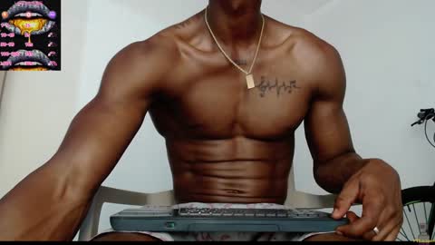 Snapshot of drake_brown_23 chatting on 01-30-25, 03:11 Drake 23 online show from 01-30-25, 03:11