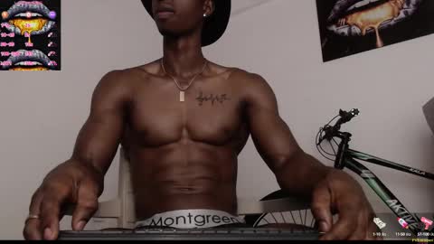 Snapshot of drake_brown_23 chatting on 02-23-25, 02:25 Drake 23 online show from 02-23-25, 02:25