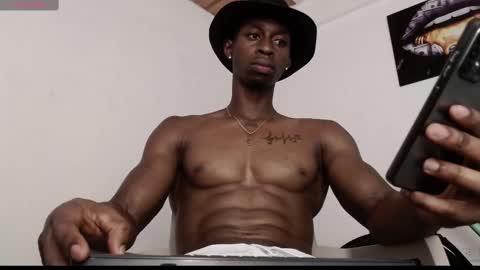 Snapshot of drake_brown_23 chatting on 02-24-25, 06:04 Drake 23 online show from 02-24-25, 06:04