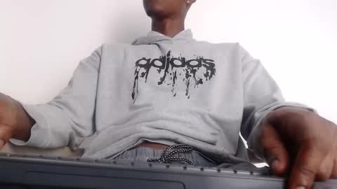 Snapshot of drake_brown_23 chatting on 09-30-25, 04:06 Drake 23 online show from 09-30-25, 04:06