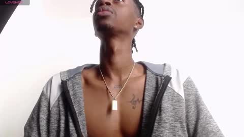 Snapshot of drake_brown_23 chatting on 10-09-25, 06:22 Drake 23 online show from 10-09-25, 06:22