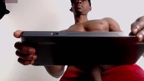 Snapshot of drake_brown_23 chatting on 10-10-25, 06:34 Drake 23 online show from 10-10-25, 06:34