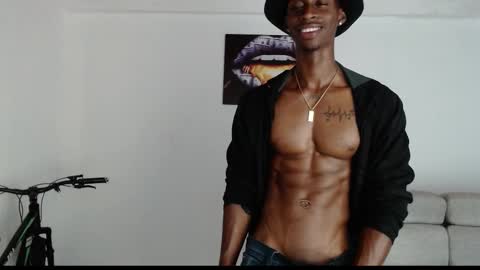 Snapshot of drake_brown_23 chatting on 10-15-25, 08:36 Drake 23 online show from 10-15-25, 08:36