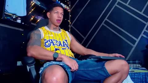 Snapshot of drake_jhonson08 chatting on 09-12-25, 02:44 Drake online show from 09-12-25, 02:44