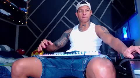 Drake online show from 10-14-25, 03:18