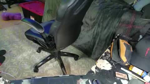 Snapshot of drake_r_darkrose chatting on 01-18-26, 05:00 Drake D Vamp aka Drake DarkRose online show from 01-18-26, 05:00