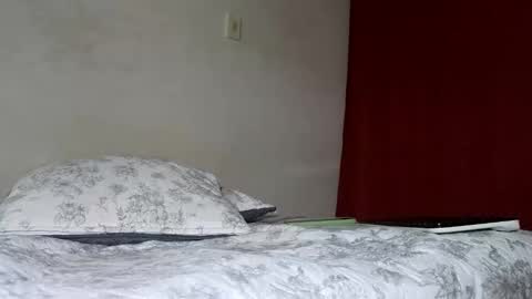 Snapshot of drakesonxx chatting on 09-26-25, 10:19 Andrs Independent Model online show from 09-26-25, 10:19