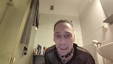 Snapshot of drako198 chatting on 04-08-26, 11:27 drako198 online show from 04-08-26, 11:27