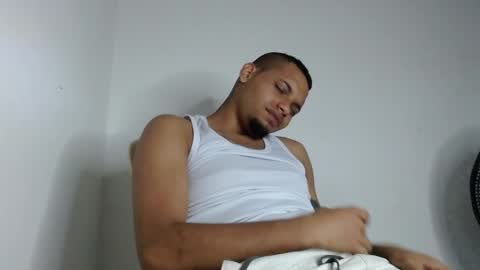 Snapshot of drako_monstercock chatting on 04-12-26, 12:37 drako_monstercock online show from 04-12-26, 12:37