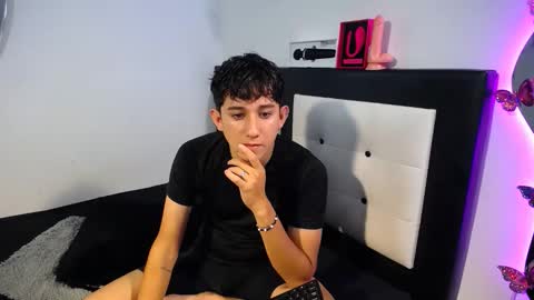 Snapshot of dravith_and_valery chatting on 10-05-25, 01:26 -- nicolle and jhon -- online show from 10-05-25, 01:26