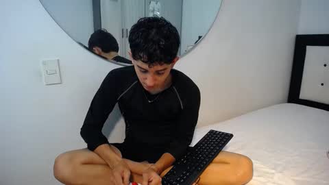 -- nicolle and jhon -- online show from 11-20-25, 04:01