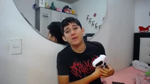 -- nicolle and jhon -- online show from 01-09-26, 06:49