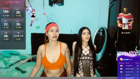 Snapshot of dream__girls69944 chatting on 12-31-24, 11:42 sharon online show from 12-31-24, 11:42