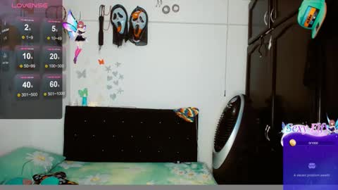 Snapshot of dream__girls69944 chatting on 01-08-25, 09:10 sharon online show from 01-08-25, 09:10