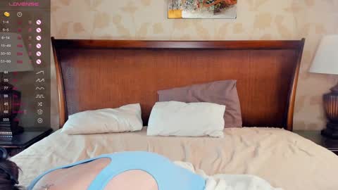 Hi Im Monika Welcome to my room online show from 09-17-25, 07:26