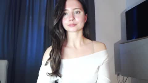 Nicole online show from 10-19-25, 02:07