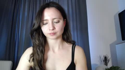 Nicole online show from 04-02-26, 01:42