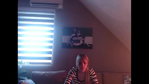 A girl online show from 12-11-24, 10:58