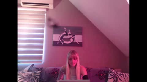 A girl online show from 02-05-25, 08:00