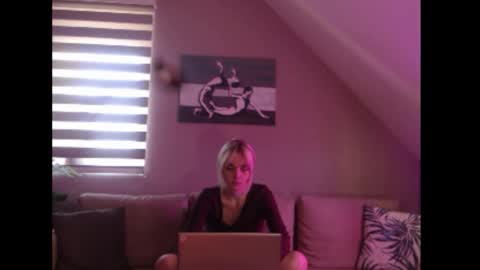 A girl online show from 09-15-25, 07:30