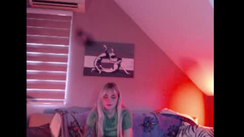 A girl online show from 11-08-25, 08:25