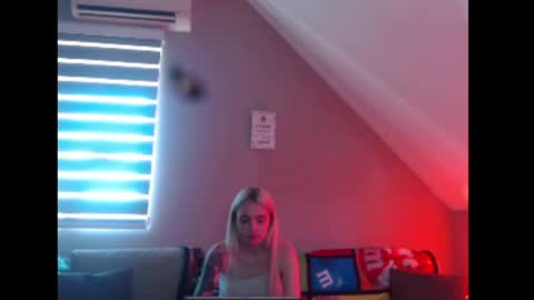 A girl online show from 05-29-26, 07:28